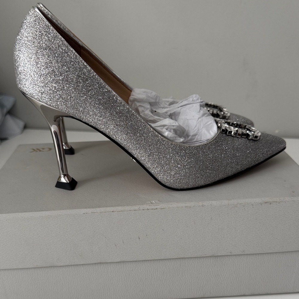 Charles & Keith THE BRIDAL COLLECTION
Glitter Gem-Embellished Pumps Size 7 New - Picture 3 of 6